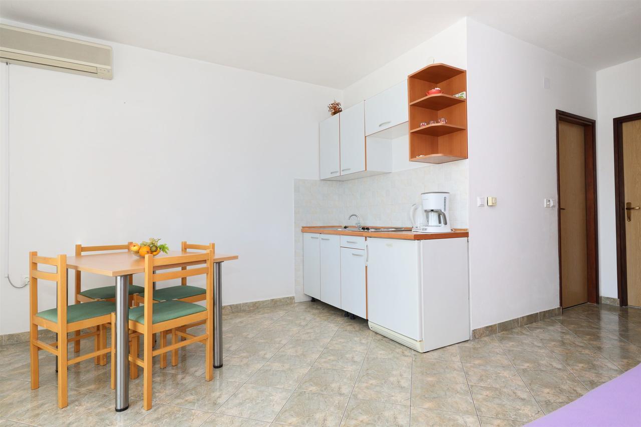 Apartments Snjezana Tisno Zewnętrze zdjęcie