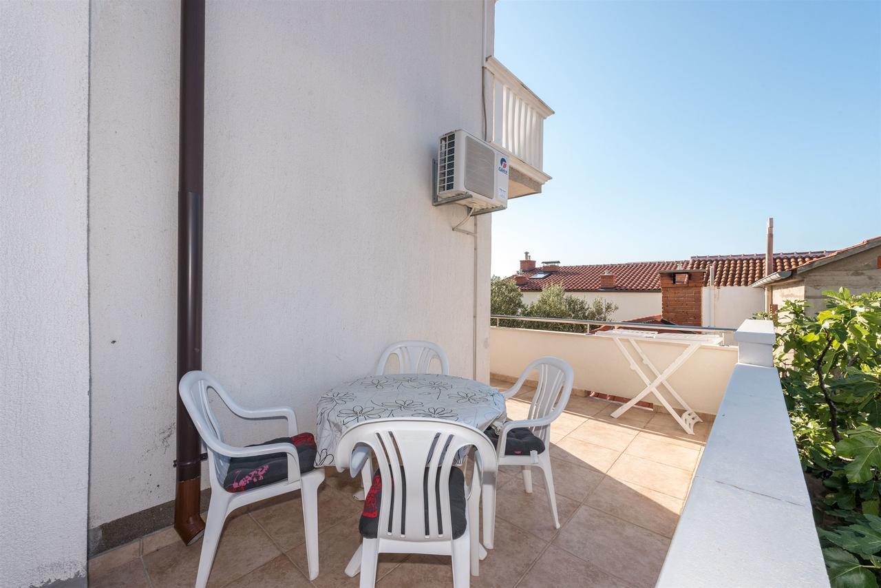 Apartments Snjezana Tisno Zewnętrze zdjęcie