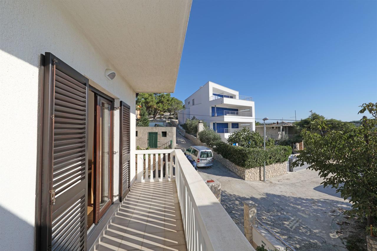 Apartments Snjezana Tisno Zewnętrze zdjęcie
