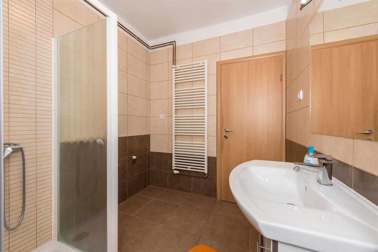 Apartments Snjezana Tisno Zewnętrze zdjęcie