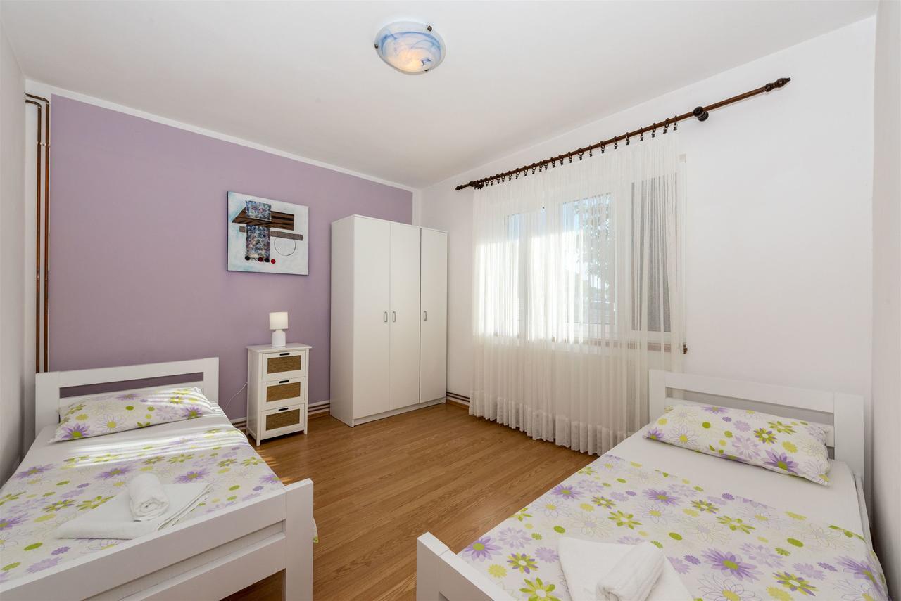 Apartments Snjezana Tisno Zewnętrze zdjęcie