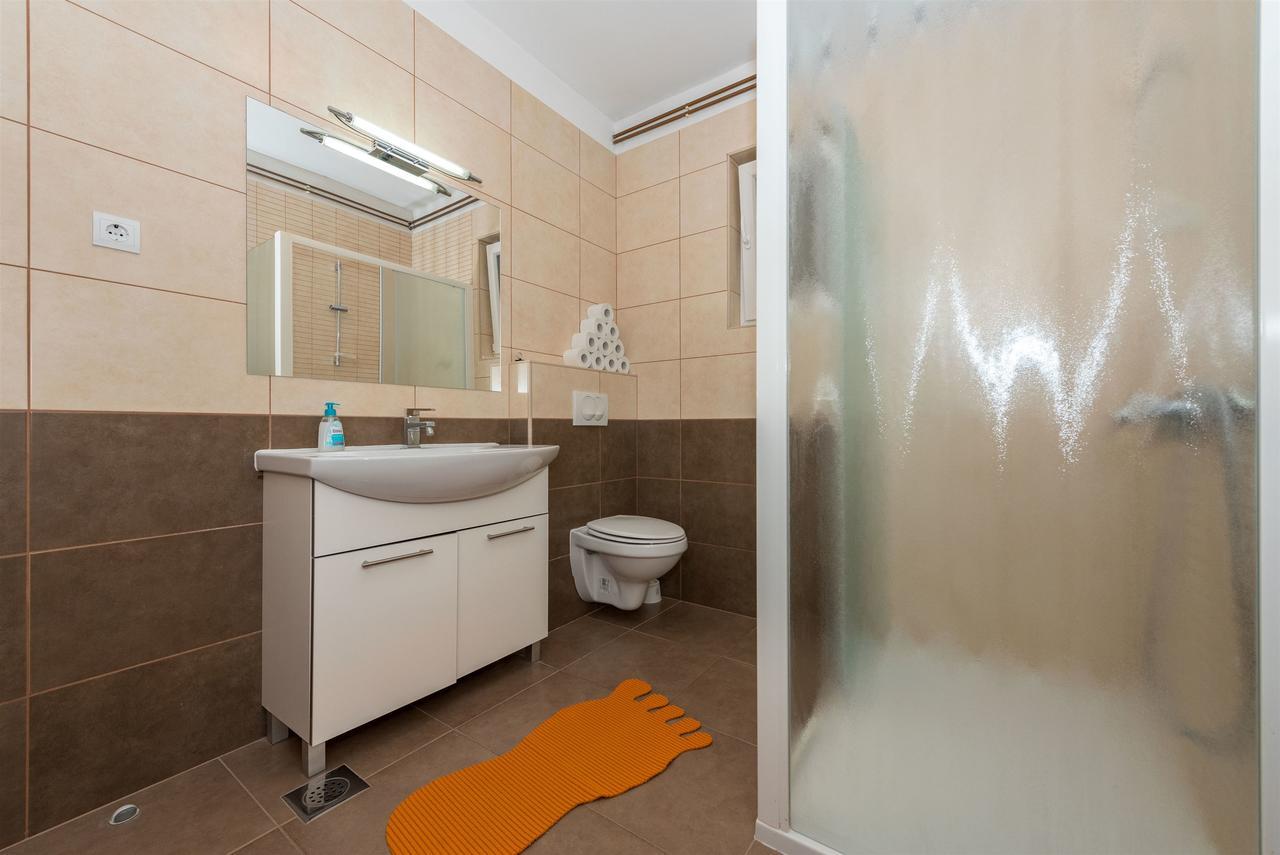 Apartments Snjezana Tisno Zewnętrze zdjęcie