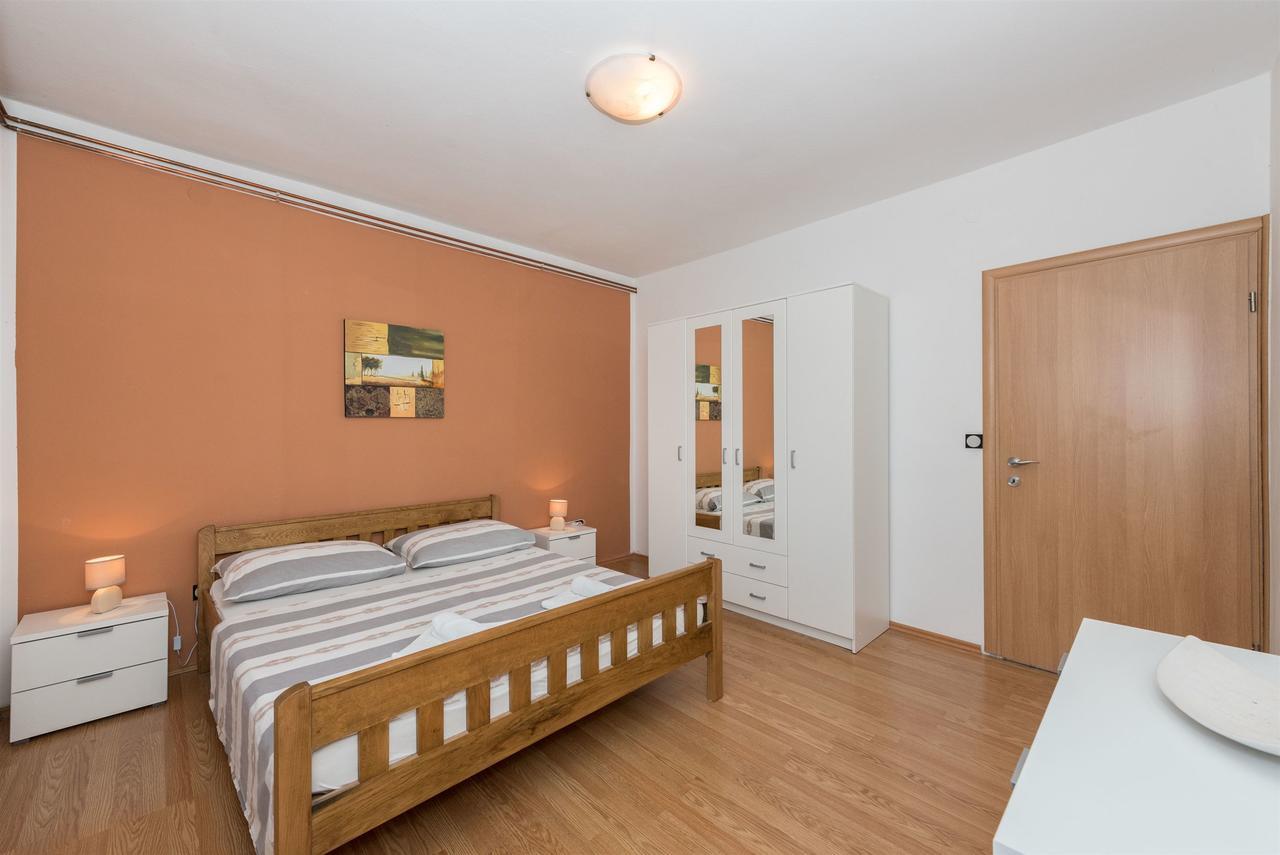 Apartments Snjezana Tisno Zewnętrze zdjęcie
