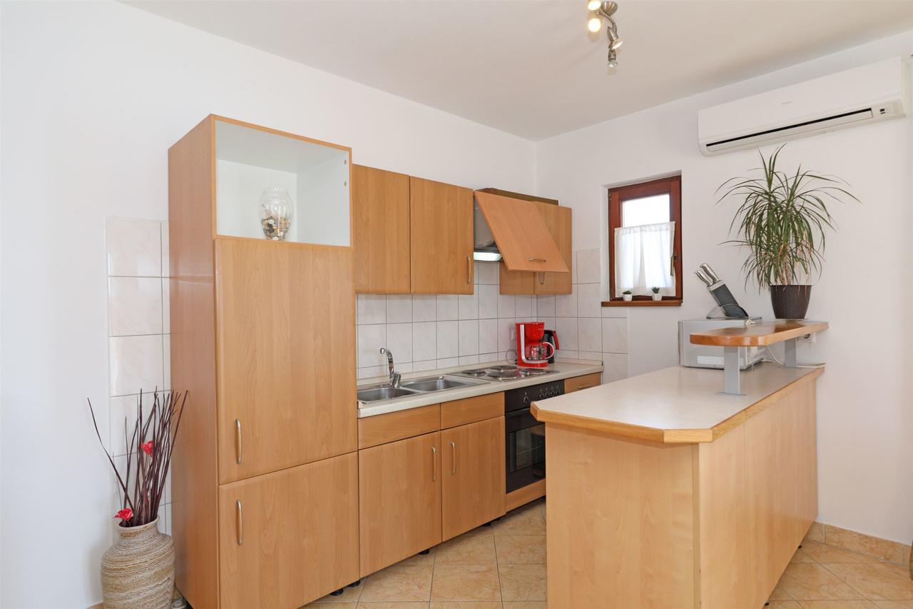Apartments Snjezana Tisno Zewnętrze zdjęcie